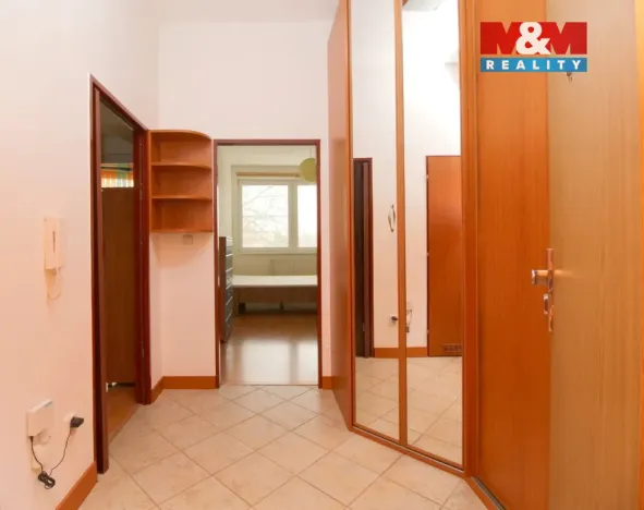 Pronájem bytu 2+kk, Hradec Králové - Kukleny, Pražská třída, 60 m2