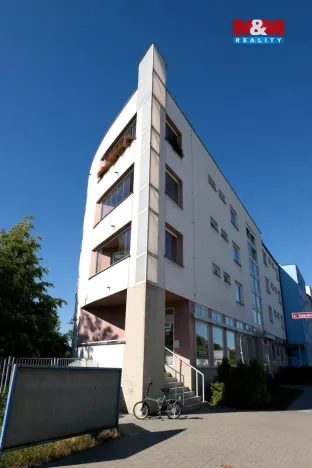 Pronájem bytu 2+kk, Hradec Králové - Kukleny, Pražská třída, 60 m2