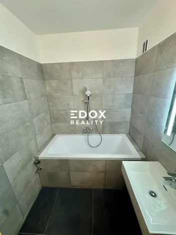 Pronájem bytu 3+1, Praha - Černý Most, Vybíralova, 79 m2