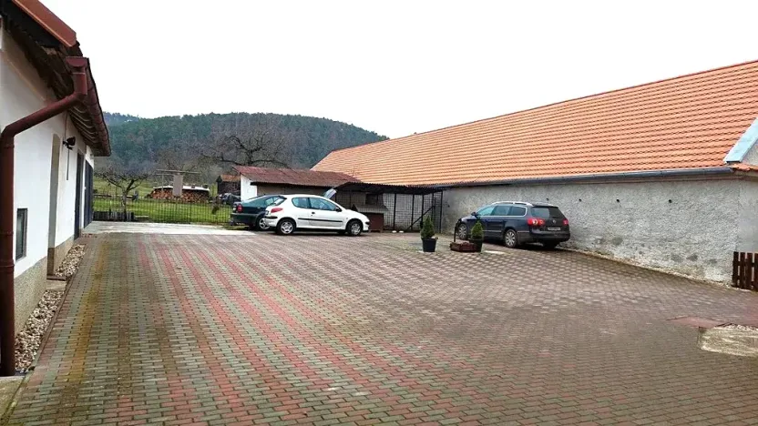 Prodej komerční nemovitosti, Borotice, 282 m2
