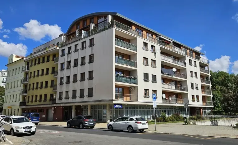 Prodej bytu 2+kk, Praha - Vršovice, Petrohradská, 58 m2