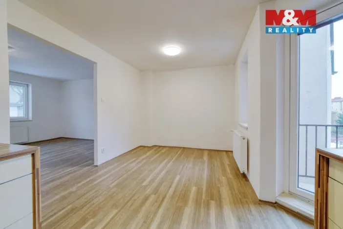 Prodej bytu 4+1, Cheb, Májová, 110 m2