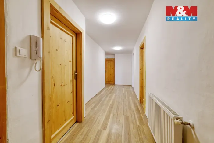 Prodej bytu 4+1, Cheb, Májová, 110 m2