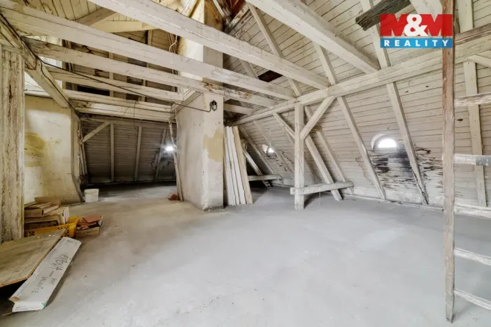 Prodej bytu 4+1, Cheb, Májová, 110 m2