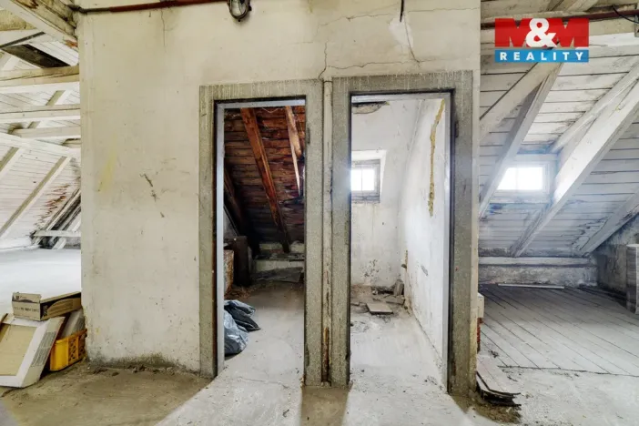 Prodej bytu 4+1, Cheb, Májová, 199 m2