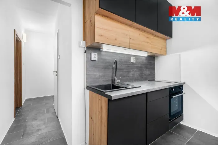 Pronájem bytu 1+1, Liberec - Liberec VI-Rochlice, Pazderkova, 35 m2