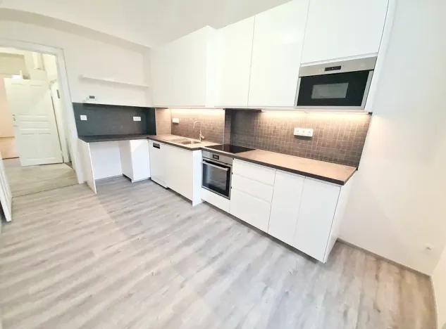 Pronájem bytu 3+1, Praha - Holešovice, Komunardů, 85 m2