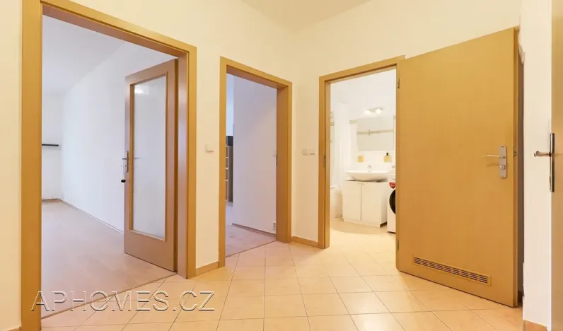 Pronájem bytu 2+kk, Praha - Řepy, Skuteckého, 52 m2