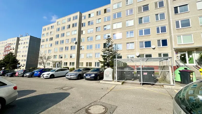 Pronájem bytu 2+kk, Praha - Hloubětín, Kardašovská, 44 m2