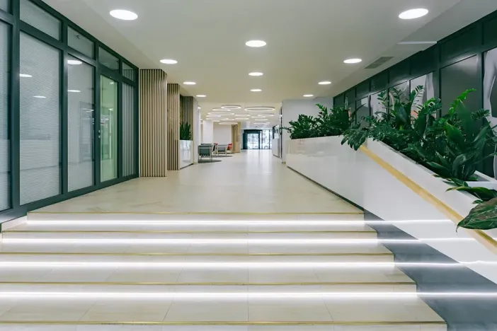 Pronájem kanceláře, Praha - Karlín, Sokolovská, 635 m2