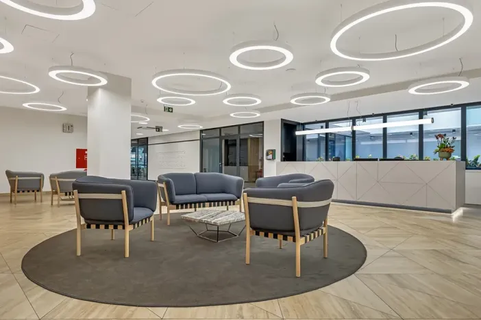 Pronájem kanceláře, Praha - Karlín, Sokolovská, 342 m2