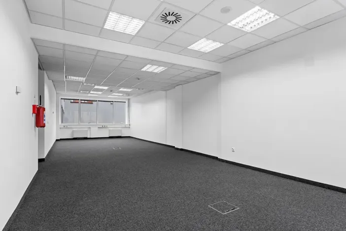 Pronájem kanceláře, Praha - Karlín, Sokolovská, 342 m2