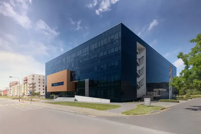 Pronájem kanceláře, Praha - Modřany, Mezi vodami, 2038 m2