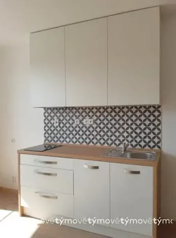 Pronájem bytu 1+kk, Pardubice, nábřeží Závodu míru, 36 m2