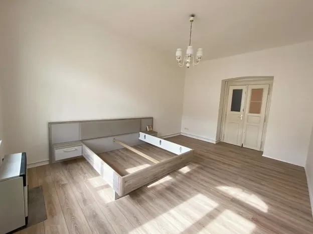 Pronájem bytu 1+1, Praha - Vinohrady, Korunní, 48 m2