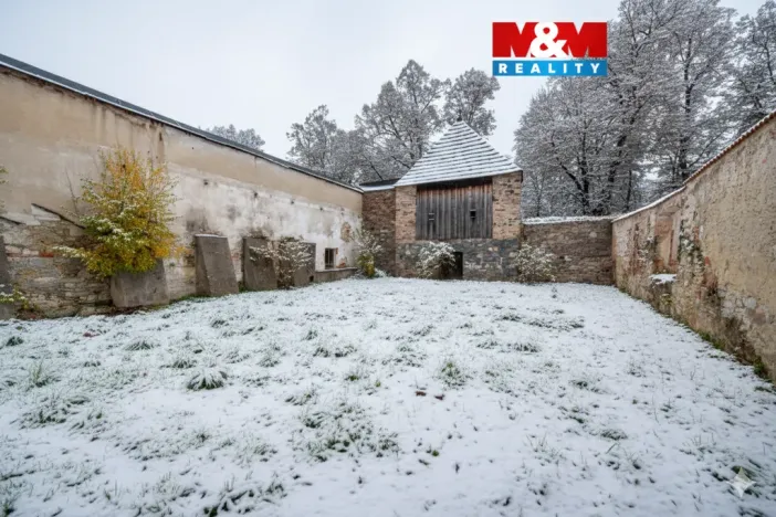 Prodej obchodního prostoru, Polička - Polička-Město, Komenského, 476 m2