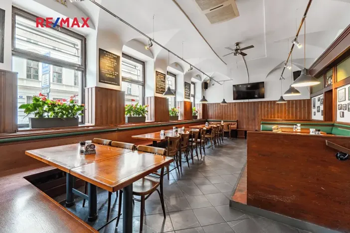 Pronájem restaurace, Praha - Nusle, Sekaninova, 254 m2