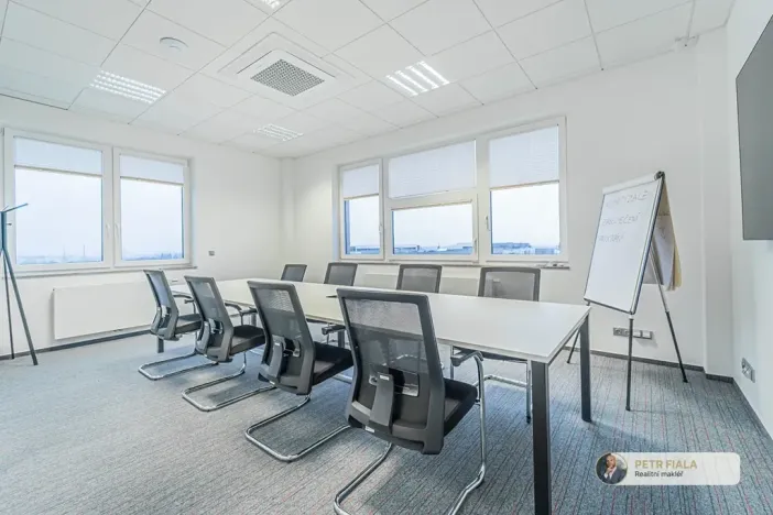 Pronájem kanceláře, Praha, Dopraváků, 258 m2