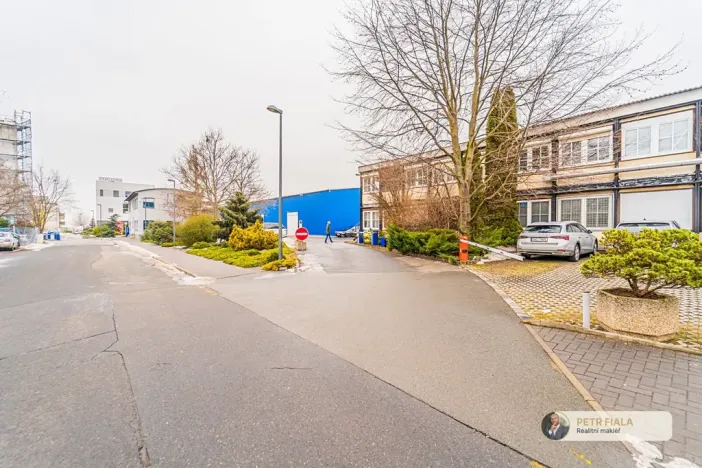 Pronájem kanceláře, Praha, Dopraváků, 240 m2