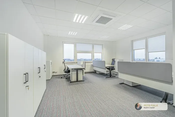 Pronájem kanceláře, Praha, Dopraváků, 240 m2