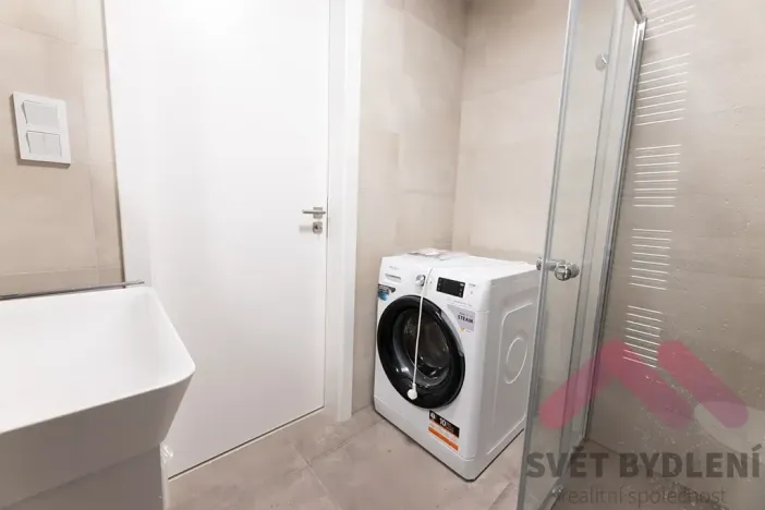 Pronájem bytu 2+kk, Praha - Řepy, Laudova, 62 m2