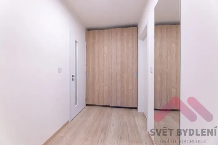 Pronájem bytu 2+kk, Praha - Řepy, Laudova, 62 m2