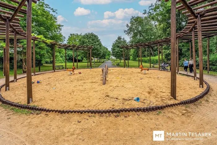 Prodej pozemku pro bydlení, Praha - Čakovice, Na bahnech, 611 m2