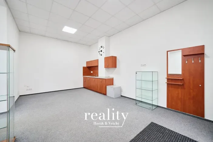 Pronájem obchodního prostoru, Znojmo, Bezručova, 72 m2