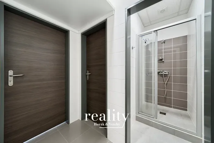 Pronájem obchodního prostoru, Znojmo, Bezručova, 72 m2