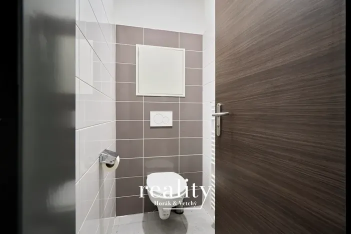 Pronájem obchodního prostoru, Znojmo, Bezručova, 72 m2