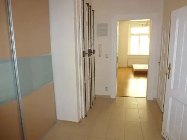 Pronájem bytu 2+kk, Praha - Vršovice, Slovinská, 59 m2