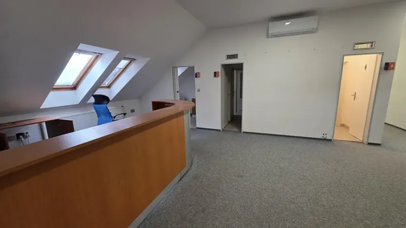 Pronájem kanceláře, Brno, Bieblova, 458 m2