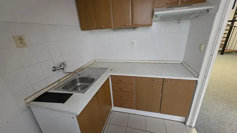 Pronájem kanceláře, Brno, Bieblova, 458 m2