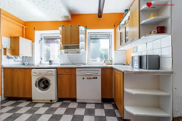 Prodej rodinného domu, Cholina, 333 m2