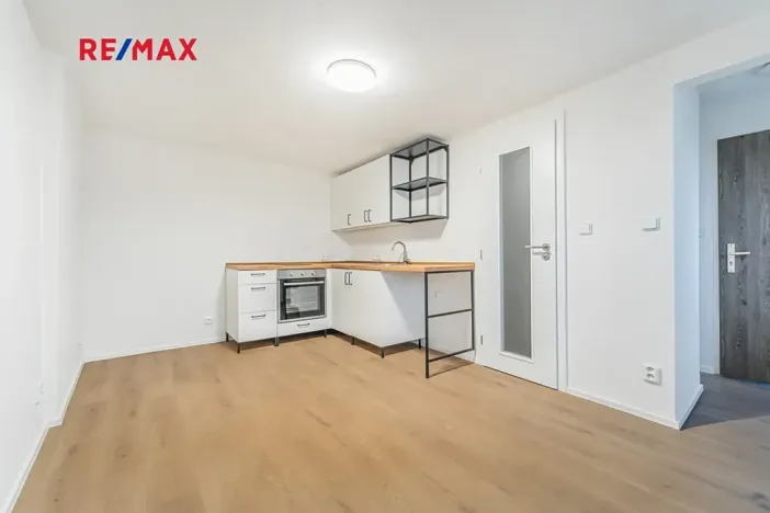 Prodej bytu 1+kk, Kladno, Zádušní, 17 m2