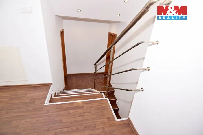 Pronájem rodinného domu, Velké Březno, Tovární, 233 m2