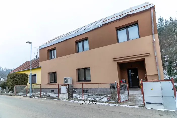 Prodej bytu 3+1, Oslavany, 1. máje, 74 m2