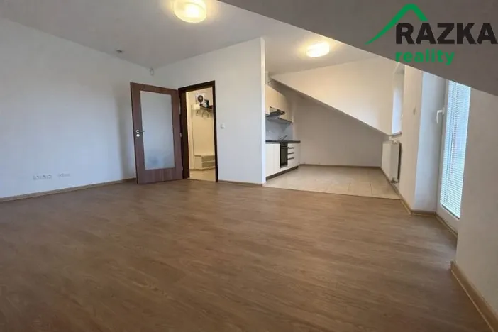 Pronájem bytu 3+kk, Planá, náměstí Svobody, 90 m2