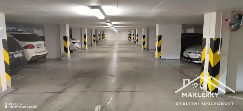 Prodej garážového stání, Praha - Modřany, Plovdivská, 14 m2