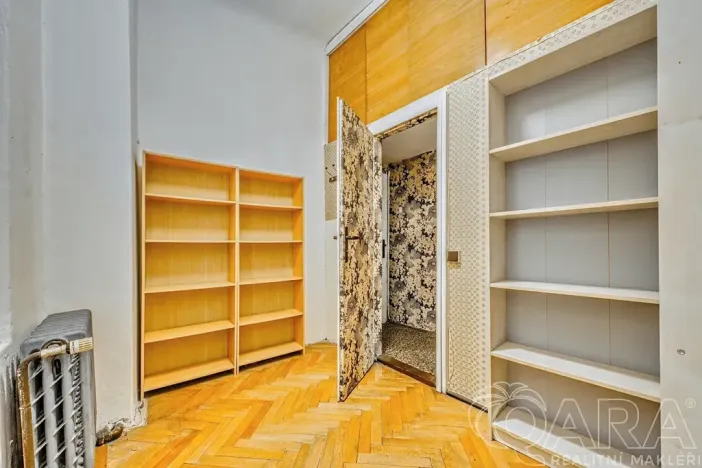 Prodej bytu 4+1, Praha - Malá Strana, Malostranské náměstí, 91 m2