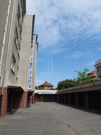 Pronájem garáže, Praha, 203 m2