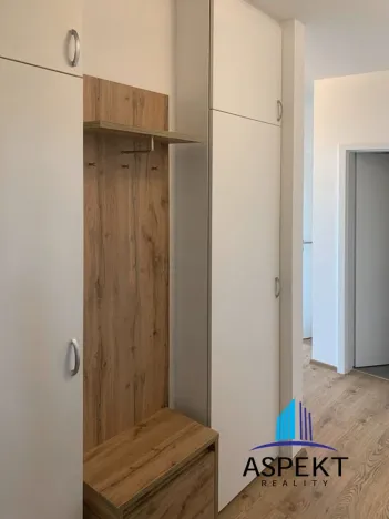 Pronájem bytu 2+kk, Praha, Formanská, 42 m2