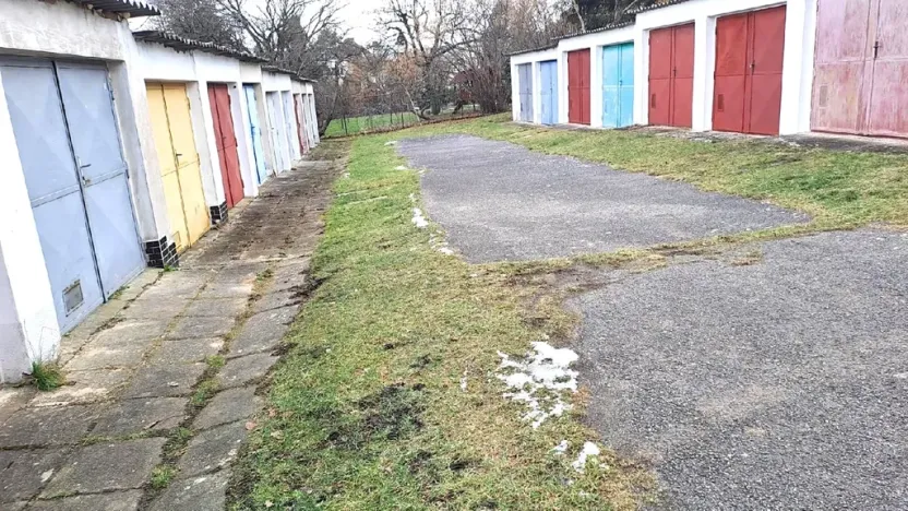 Prodej garáže, Praha - Dejvice, Pražákovská, 16 m2