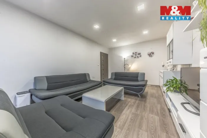 Prodej bytu 3+1, Dobkovice, 63 m2