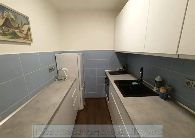 Pronájem bytu 2+kk, Praha - Kobylisy, Frýdlantská, 44 m2