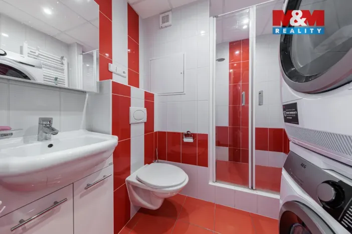 Prodej bytu 1+1, Karlovy Vary - Drahovice, Maďarská, 37 m2