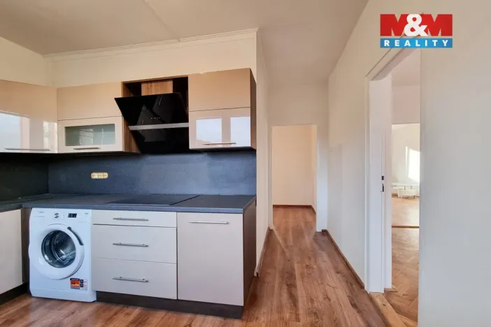 Pronájem bytu 3+1, Karlovy Vary, Budovatelů, 72 m2