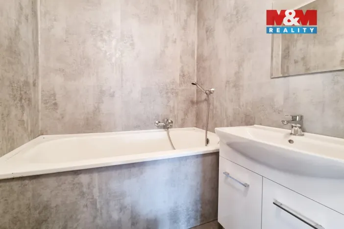 Pronájem bytu 3+1, Karlovy Vary, Budovatelů, 72 m2