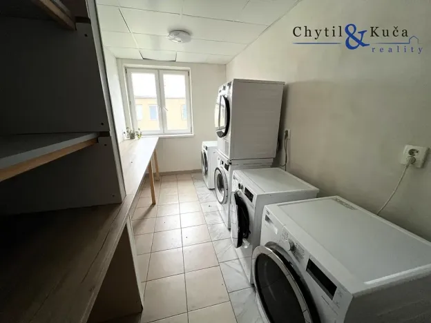 Pronájem ubytování, Přerov, Škodova, 985 m2