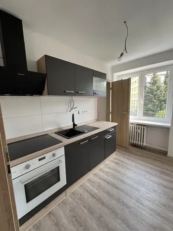 Pronájem bytu 3+1, Jablonec nad Nisou, Stavbařů, 71 m2